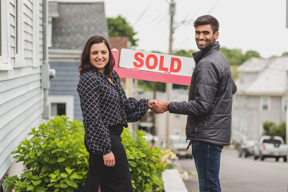 Real estate investors closing a deal - double closing funding